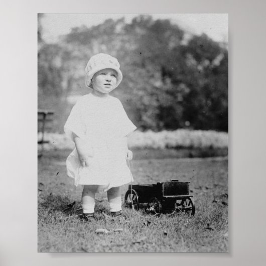 Little Girl met Speelgoed Wagon Poster (Voorkant)