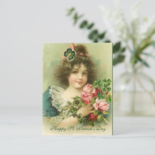 Little Girl Rozen and Shamrocks St.Patrick's Day Briefkaart (Staand voorkant)