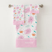 Little Girls Pink Ocean Jellyfish and Crab Pattern Bad Handdoek (Insitu)