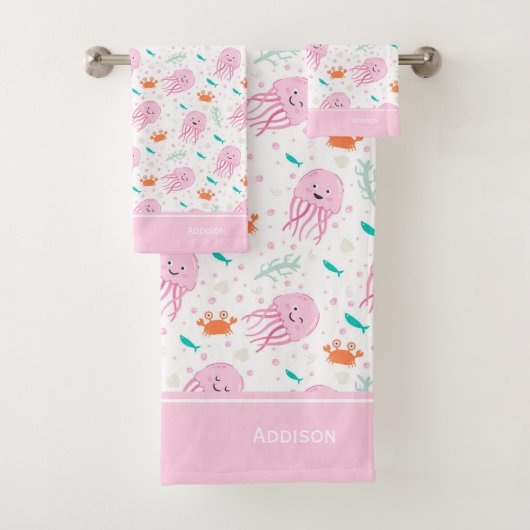 Little Girls Pink Ocean Jellyfish and Crab Pattern Bad Handdoek (Insitu)