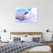 Little Harp Seal Pup bekleed in Snowflakes Canvas Afdruk (Insitu (Slaapkamer))