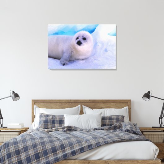 Little Harp Seal Pup bekleed in Snowflakes Canvas Afdruk (Insitu (Slaapkamer))