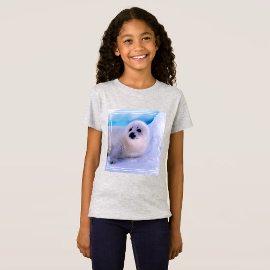Little Harp Seal Pup bekleed in Snowflakes T-shirt (Voorkant volledig)
