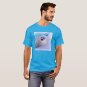 Little Harp Seal Pup bekleed in Snowflakes T-shirt (Voorkant volledig)
