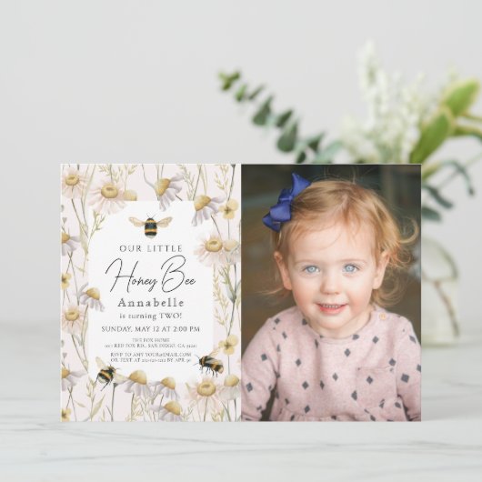 Little Honey Bee Chamomile Pink Birthday Foto Kaart (Staand voorkant)