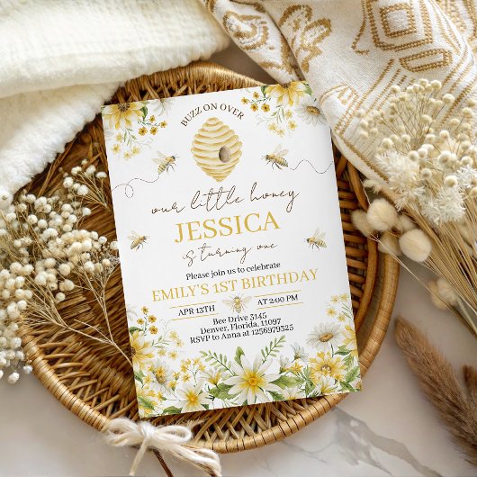Little Honey Bee Floral First Birthday Invite Kaart
