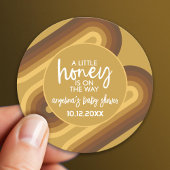 Little Honey on the Way Retro Stripes Baby shower Ronde Sticker