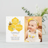 Little Honey Verjaardag Uitnodiging Bijendag Bijen (Staand voorkant)