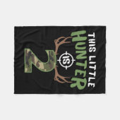 Little Hunter is 2 verjaardagsjongens 2e verjaarda Fleece Deken (Voorkant (Horizontaal))