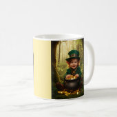 Little Irish Leprechaun & Gold Cauldron Koffiemok (Voorkant rechts)