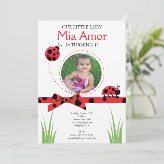 Little Lady Bug Birthday Uitnodiging (Staand voorkant)