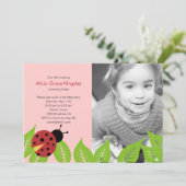 Little Ladybug Birthday Photo Invitation - Roze Kaart (Staand voorkant)