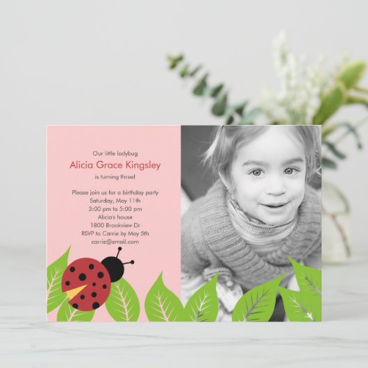 Little Ladybug Birthday Photo Invitation - Roze Kaart (Staand voorkant)