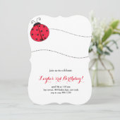 Little Ladybug verjaardagsfeestje uitnodiging (Staand voorkant)