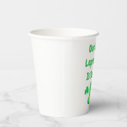 Little Leprechaun Birthday Papieren Bekers (Rechts)