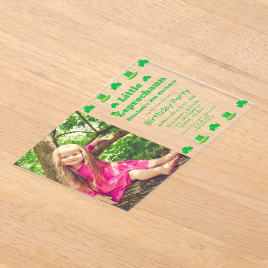 Little Leprechaun Kids Birthday Acryl Uitnodigingen (Laagn)