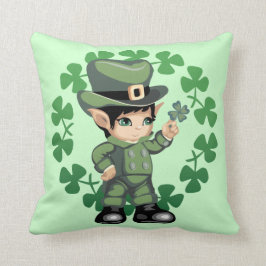 Little Leprechaun met Shamrocks Kussen