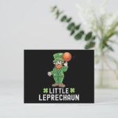 Little Leprechaun - St. Patricks Day Basketball Briefkaart (Staand voorkant)