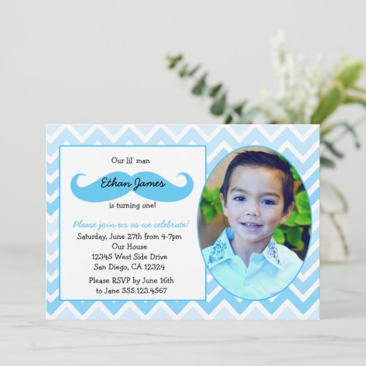 Little Man Birthday First Uitnodiging Mustache bas (Staand voorkant)