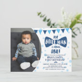 Little Man Blue Bow Stropdas Photo Invitation Kaart (Staand voorkant)