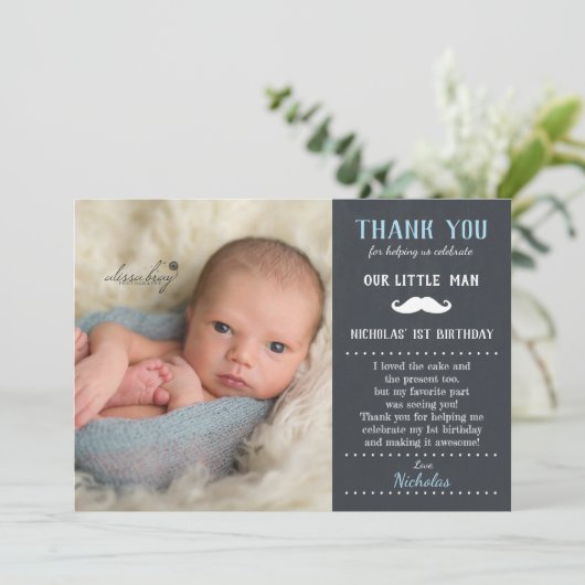 Little Man Mustache 1st Birthday Boy Chalkboard Bedankkaart (Staand voorkant)