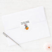 Little Monkey houdt van basketbal Ronde Sticker (Envelop)