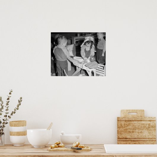 Little Nurse, 1943.  foto Poster (Keuken)