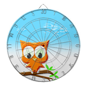 Little Owl op een Branch Dartbord
