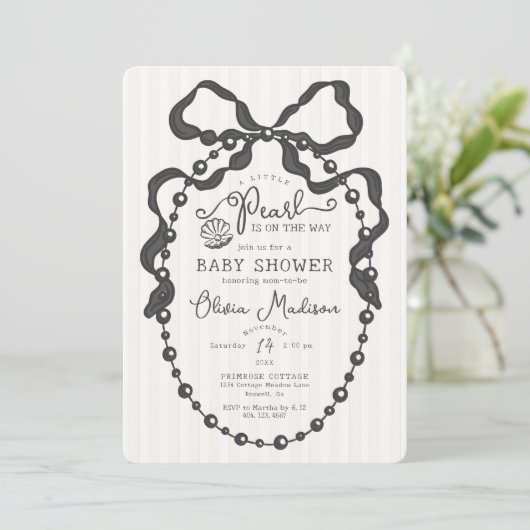 Little Pearl Black Coquette Bow Baby shower Uitnod (Staand voorkant)