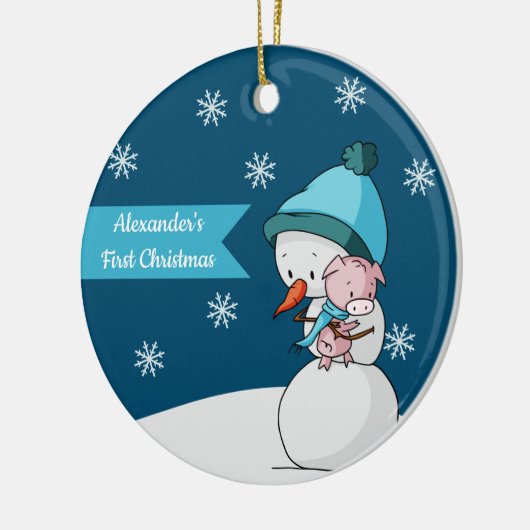 Little Pig en Snowman Hugging First Kerstmis Keramisch Ornament (Links)
