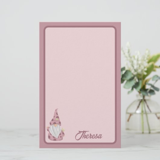 Little Pink Gnome Gedetailleerd Briefpapier (Staand voorkant)
