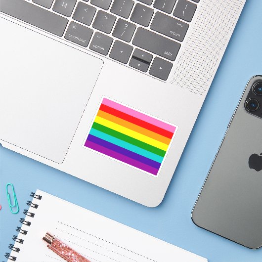 Little Pride Flag Sticker (Laptop met iPhone)