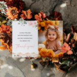 Little Pumpkin First Birthday Party Bedankt Card Kaart<br><div class="desc">Leg de herinnering aan de speciale dag van je kleintje vast met onze **Little Pumpkin First Birthday Party Photo Thank You Cards**. Deze kaarten zijn prachtig ontworpen met een herfst pompoen thema en bieden een ruimte om een foto van het verjaardagsfeest op te nemen, het toevoegen van een persoonlijke touch...</div>