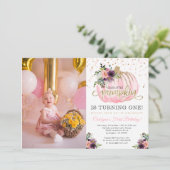 Little Pumpkin First Birthday Photo Invitation Kaart (Staand voorkant)