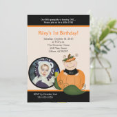Little Pumpkin Halloween 5x7 Foto Birthday Kaart (Staand voorkant)