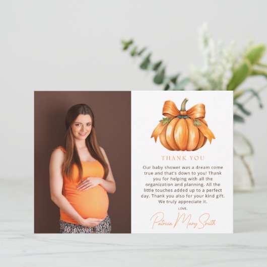 Little Pumpkin Herfst Baby shower Foto Bedankkaart (Staand voorkant)