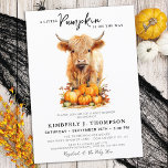 Little Pumpkin Highland Koe herfst Baby shower Kaart<br><div class="desc">Welkom bij de perfecte babyshower uitnodigingen voor een herfst-thema feest! Onze "A little Pumpkin is on the way!" uitnodiging bevat een schattig hoogland koe kalf omringd door pompoenen en herfstgebladerte. De warme kleuren en het speelse ontwerp maken het de ideale keuze voor uw boerderij of Halloween-thema baby shower. Of je...</div>