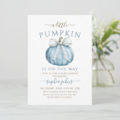 Little Pumpkin is op de weg Blue Bow baby shower Kaart (Staand voorkant)