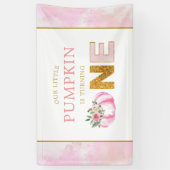 Little Pumpkin Pink Floral Herfst Meisje 1e Verjaa Spandoek (Verticaal)