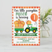 Little Pumpkin Tractor 1st Birthday Invitation Kaart (Staand voorkant)
