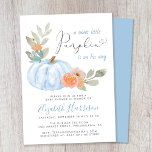 Little Pumpkin Waterverf Baby Boy Shower Kaart<br><div class="desc">Een schattige en babyjongensdouche met "een zoete pompoen is onderweg", geschreven in een mengeling van blauwe typografie en een stijlvol zacht grijs script met een hartspoeling, en een waterverf boeket van een pastelblauw pompoen, oranje bloemen en groen. Pas de naam van de moeder aan in een modern blauw manuscript en...</div>