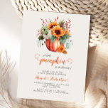 Little Pumpkin Zonnebloem Bloemen Herfst Baby show Briefkaart<br><div class="desc">Deze leuke baby shower uitnodiging beschikt over een waterverf pompoen vol met herfst en gebladerte, met inbegrip van zonnebloemen, boven de woorden "een beetje pompoen is onderweg." Het woord "pompoen" is in verbrand sinaasappel handschrift versierd met curlicues in navolging van pompoenwijnstokken. Personaliseer de tekst met de naam van de aanstaande...</div>