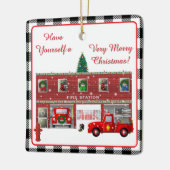 Little Red Fire Truck en Brandweerkazerne Keramisch Ornament (Links)