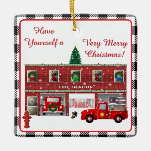 Little Red Fire Truck en Brandweerkazerne Keramisch Ornament (Voorkant)