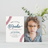 Little Rookie Baseball Boy Verjaardagsfoto Kaart (Staand voorkant)