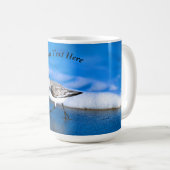 Little Sanderling Bird beroemd gemaakt door Zee Koffiemok (Voorkant rechts)