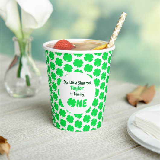 Little Shamrock 1st Birthday Papieren Bekers (Insitu)