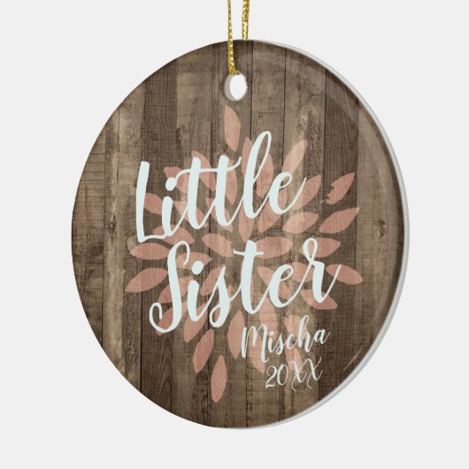 Little Sister Personalized Baby Girl Woodgrain Keramisch Ornament (Links)