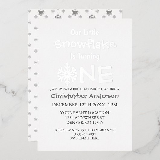 Little Snowflake 1st Birthday Folie Uitnodiging (Voorkant / Achterkant)