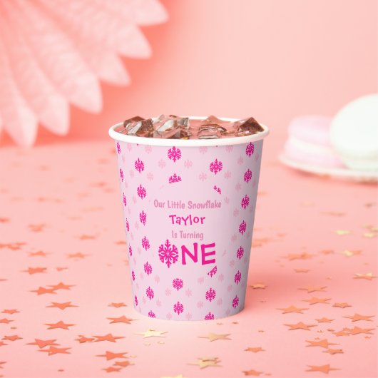 Little Snowflake 1st Birthday Papieren Bekers (Insitu)